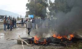 La RN 26 fermée à la circulation par des citoyens à Rmila (Béjaia)