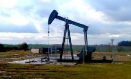 Le pétrole finit en hausse, encouragé par la faiblesse du dollar