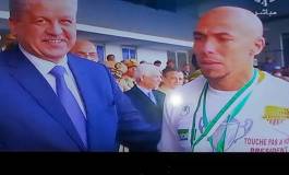 "Touche pas à mon président" !... sur les maillots des joueurs du NAHD