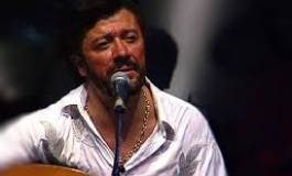 Rassemblement en hommage à Matoub Lounès au Trocadéro