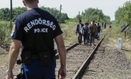 La police hongroise fait usage de gaz lacrymogènes contre les migrants