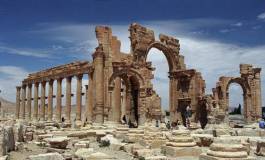 Syrie: le groupe Etat islamique dynamite l’Arc de triomphe de Palmyre