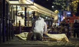 Abdelaziz Bouteflika qualifie de "crime contre l'humanité" les attentats kamikazes de Paris