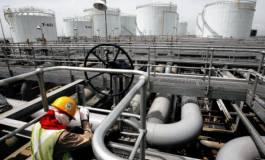 Le pétrole finit en baisse, l'excès d'offre repassant au premier plan