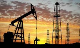 Le pétrole baisse, déçu par l'accord de gel de la production