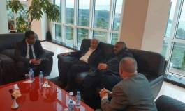 Vidéo. Un militant du mouvement Barakat chahute la visite de Chakib Khelil à Annaba