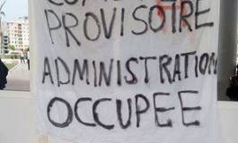 La police use de la brutalité et de la matraque contre les étudiants à Bouira