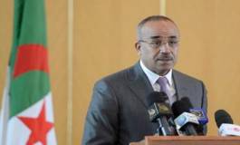 Le ministre de l’Intérieur, Noureddine Bedoui, menace la presse
