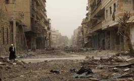 Plus de 80 morts après les raids aériens de Damas et des Russes sur Deir Ezzor