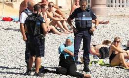 Les arrêtés anti-burkini déchirent le gouvernement et la gauche en France