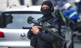 Un mineur interpellé par la DGSI à Paris pour projet d'attentat