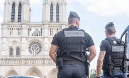 Une voiture remplie de bonbonnes de gaz découverte à Paris