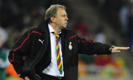 A un mois de son match face au Nigeria, l'EN sans entraîneur