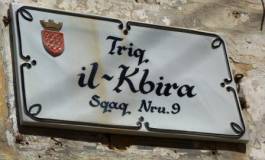 Le maltais, le parler algérien, une langue officielle transcrite en caractères latins (II)