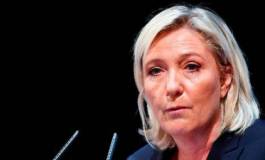 Marine Le Pen (FN) doit rembourser 296 497,87 euros avant minuit