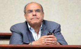 Dans la tourmente, Mohamed Raouraoua rue dans les brancards