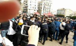 Les étudiants pharmaciens humiliés à Alger ! (Vidéo)