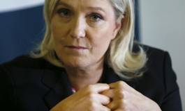Sortira, sortira pas de l'euro : Marine Le Pen souffle le chaud et le froid