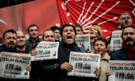 De lourdes peines requises contre les journalistes critiques d'Erdogan