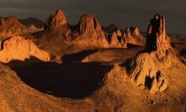 Atlas de géographie et gouaille populaire: l'espace algérien à la recherche de ses repères