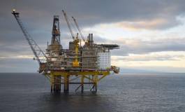 Le cours du pétrole peine à approcher les 50 dollars le baril