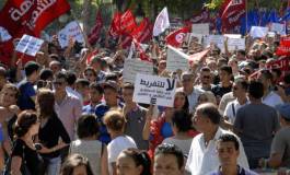 "Nous refusons le blanchiment des corrompus !", clame la rue tunisienne