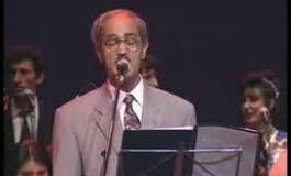 La disparition de Cherif Khaddam et les fleurs de Khalida Toumi