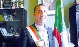 Le dossier du maire de Zeralda embarrasse le système