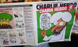 Paris : les locaux de l'hebdomadaire "Charlie Hebdo" incendiés