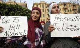 Un général égyptien justifie les "tests de virginité" sur des manifestantes