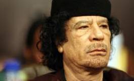 Quelle destination pour Mouammar Kadhafi et les siens ?