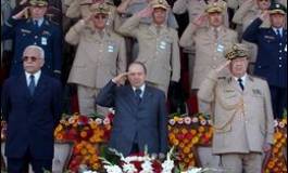  Le président Bouteflika préside les sorties de promotions militaires à Cherchell