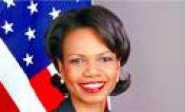 Condoleezza Rice commence une visite historique en Libye avant de venir à Alger