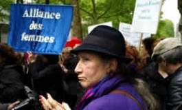 Manifestation contre les violences faites aux Algériennes