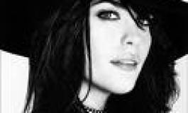 Bouteflika  entre Cécilia et Carla Bruni Par Inès Chahinez