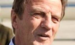 Algérie : Kouchner  s’explique avec Bouteflika