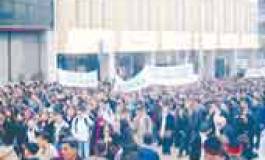 Les lycéens d’Algérie manifestent contre  des programmes surchargés et des effectifs pédagogiques allégés