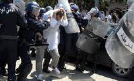 Médecins résidents : des centaines d'arrestations devant la présidence de la République