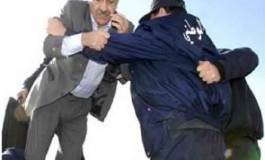 Agressé au couteau ce matin, le témoignage de Said Sadi : "La police m'a livré au linchage"