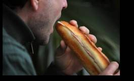 La liberté, le temps d’un sandwich Par Mohamed Benchicou