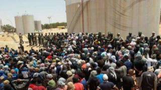 Tensions entre forces de l'ordre et manifestants autour d'un site pétrolier en Tunisie