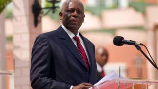 Les Angolais vont "élire sans suspense" le successeur du potentat Dos Santos