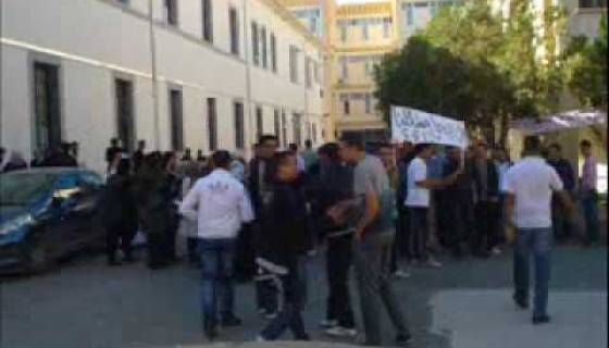 Batna : les étudiants de la faculté des langues, Université-2 en grève