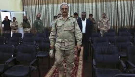 Libye: le général Khalifa Haftar revendique un "conseil présidentiel"