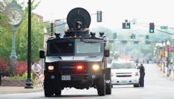 Répression policière contre les manifestants de Ferguson aux USA