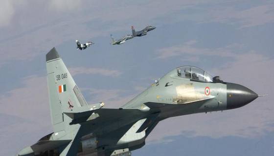 L'Algérie acquiert huit avions bombardiers Sukhoi 30MKI