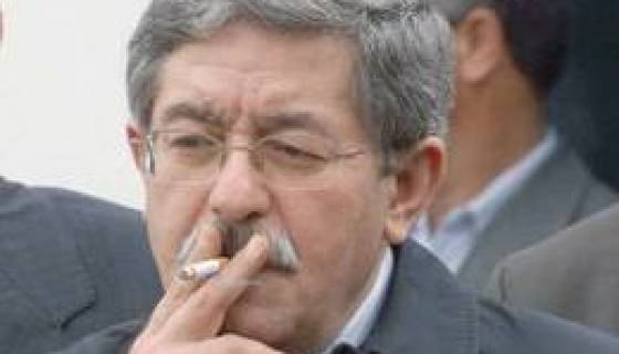Ahmed Ouyahia à la limite du "macage"