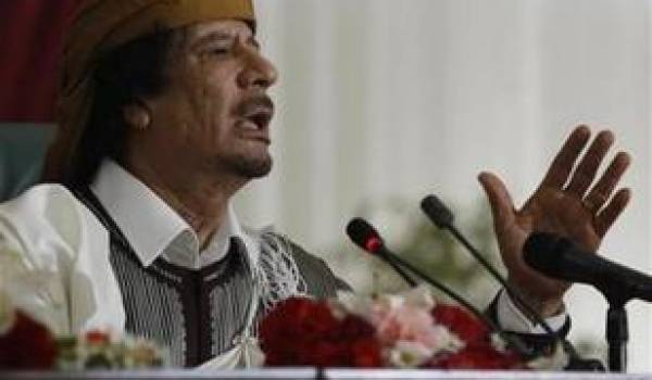 Mouammar Kadhafi compte rester le "guide" en Libye