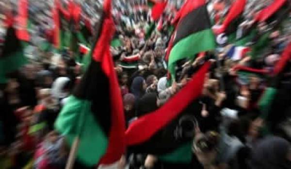 Libye: les combats piétinent, les initiatives diplomatiques se multiplient