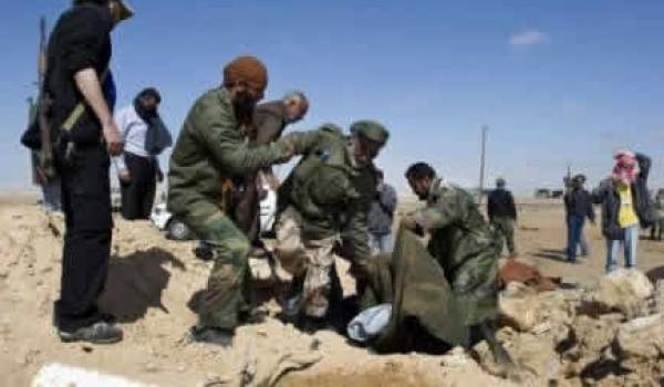 Libye: les médiateurs africains à Benghazi, Kadhafi accepte leur proposition